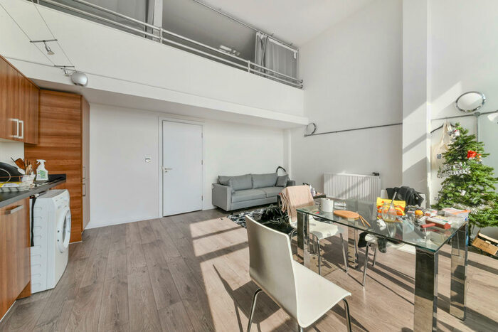 2 Bedroom Apartment To Rent In Haggerston London, E8