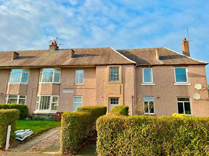 2 Bedroom Flat To Rent In Crewe Road West, Crewe Toll, Edinburgh, EH5