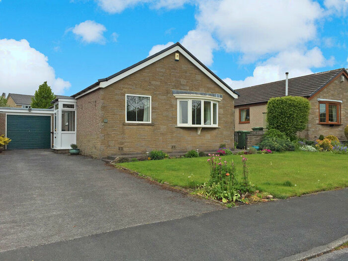 3 Bedroom Bungalow To Rent In Barnwood Crescent, Earby, BB18