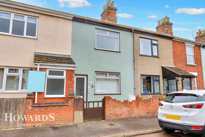 3 Bedroom Terraced House For Sale In May Road, Lowestoft, NR32