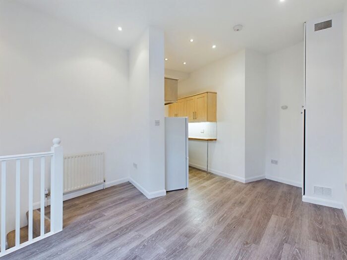 2 Bedroom Flat To Rent In Caxton Road, Wimbledon, London, SW19