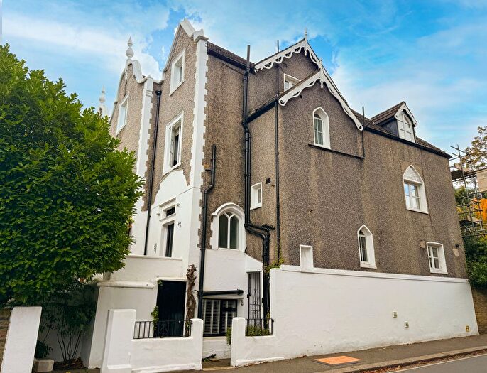 2 Bedroom Flat To Rent In Queens Road, Richmond, TW10