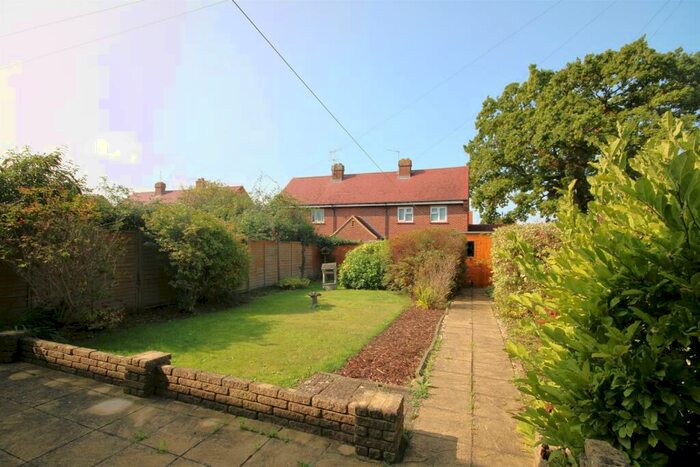 2 Bedroom Semi-Detached House To Rent In Cabell Road, Guildford, GU2