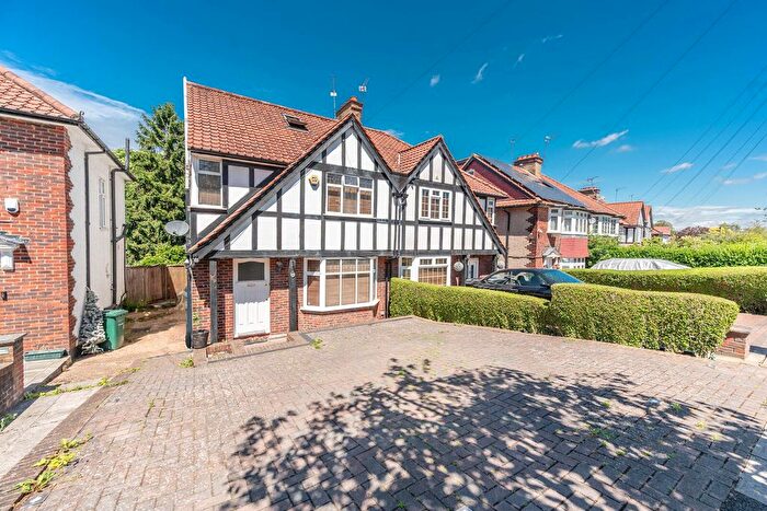 4 Bedroom Semi Detached House To Rent In Farm Road, Edgware, Edgware, HA8