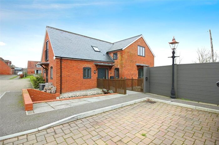 4 Bedroom House For Sale In James Farm, James Lane, Grazeley Green, RG7