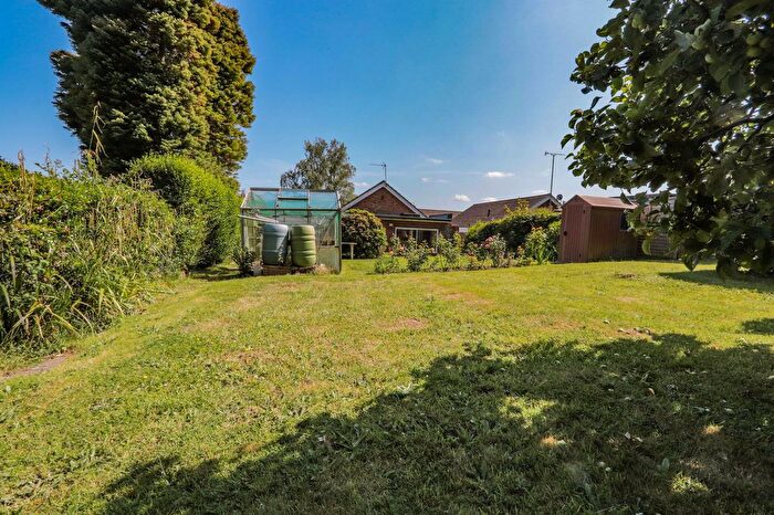 3 Bedroom Bungalow For Sale In Ridgeway, Hurst Green, Etchingham, TN19