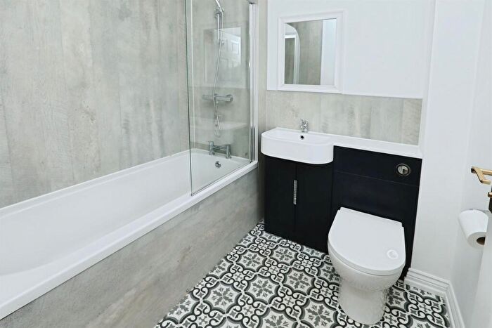 3 Bedroom End Of Terrace House For Sale In Jentique Close, Dereham, NR19