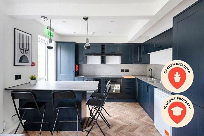 5 Bedroom Semi Detached House To Rent In Ambleside Avenue, Southmead, Bristol, Bristol, BS10