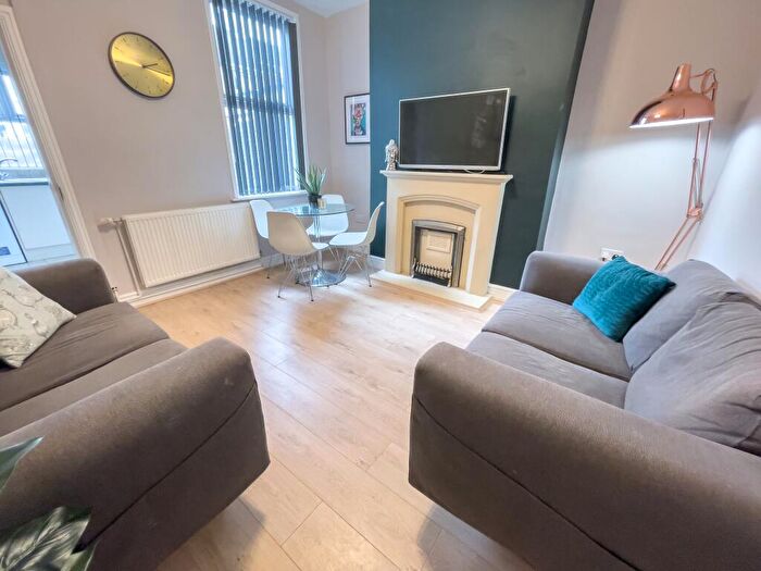 5 Bedroom Terraced House To Rent In Cotswold Street, L7