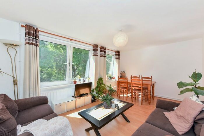Studio To Rent In Spring Gardens, London, N5