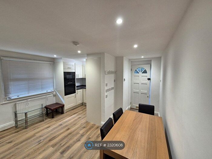 1 Bedroom Flat To Rent In Church Road, Richmond, TW10