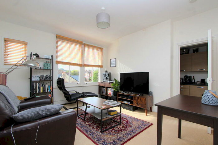 2 Bedroom Flat To Rent In Alexandra Park Road, Muswell Hill, N10