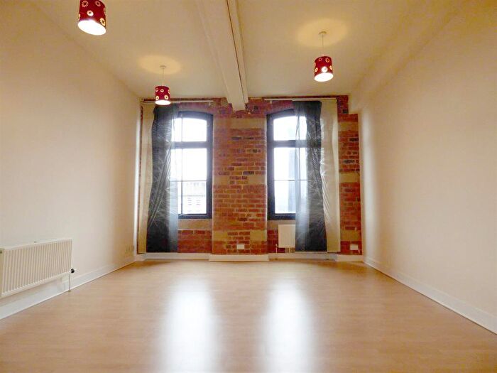 2 Bedroom Apartment To Rent In The Mill, The Locks, Bingley, BD16