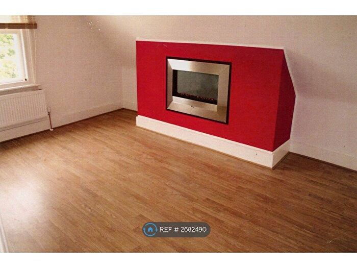 1 Bedroom Flat To Rent In Streatham High Road, London, SW16