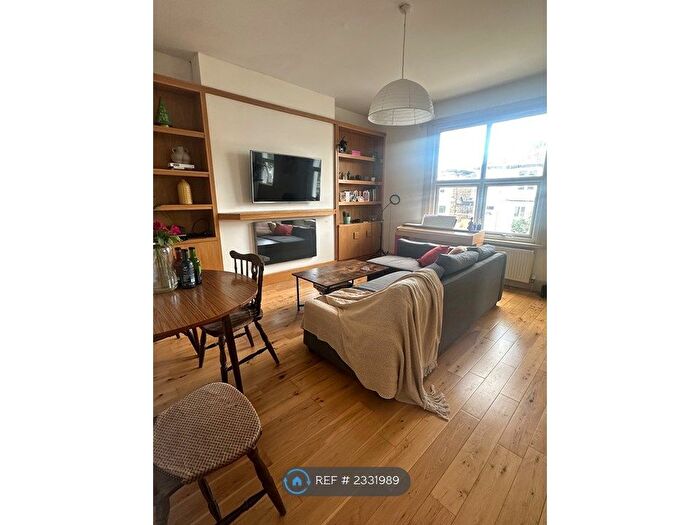 2 Bedroom Flat To Rent In London, London, N3