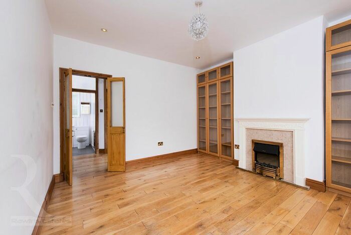 2 Bedroom Flat To Rent In Ossulton Way, London, N2