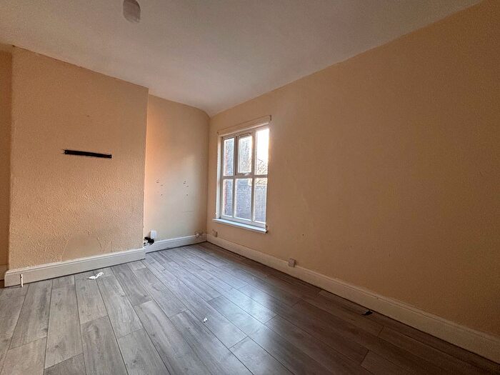 1 Bedroom Flat To Rent In Persehouse Street, Walsall, WS1