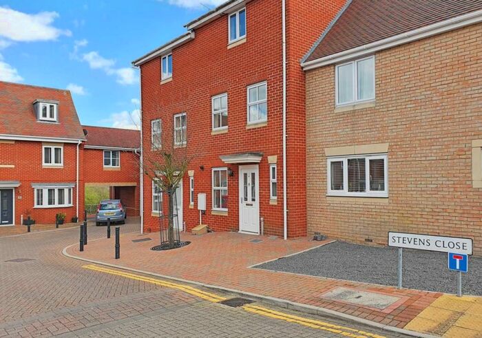 4 Bedroom Town House To Rent In Stevens Close, Colchester, CO4