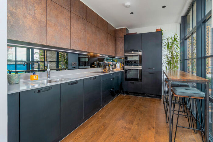 2 Bedroom Apartment To Rent In Bracklyn Street, London, N1