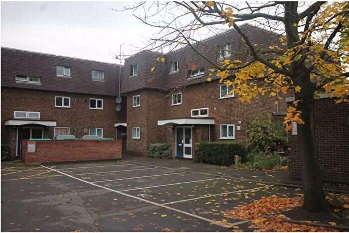Studio For Sale In Bays Farm Court, Bath Road, West Drayton, UB7