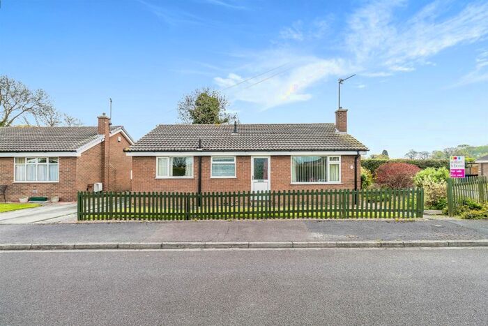 3 Bedroom Detached Bungalow For Sale In Chestnut Drive, Hemingbrough, Selby, YO8