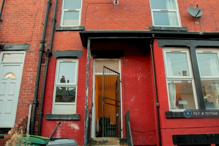 2 Bedroom Terraced House To Rent In Harlech Grove, Leeds, LS11