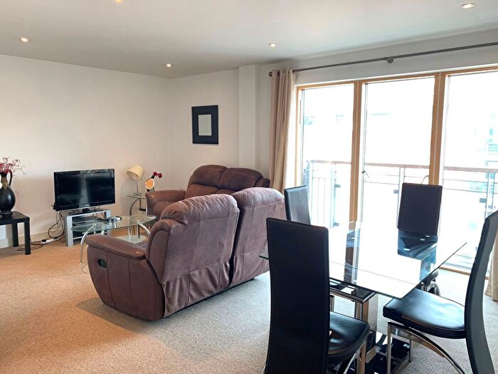 1 Bedroom Flat To Rent In Canal Wharf, Birmingham, B1