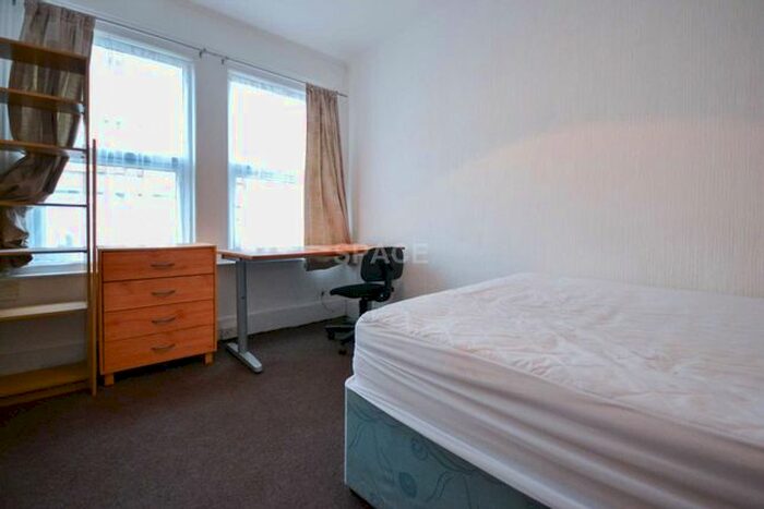 3 Bedroom Terraced House To Rent In Pitcroft Avenue, Reading, Berkshire, RG6