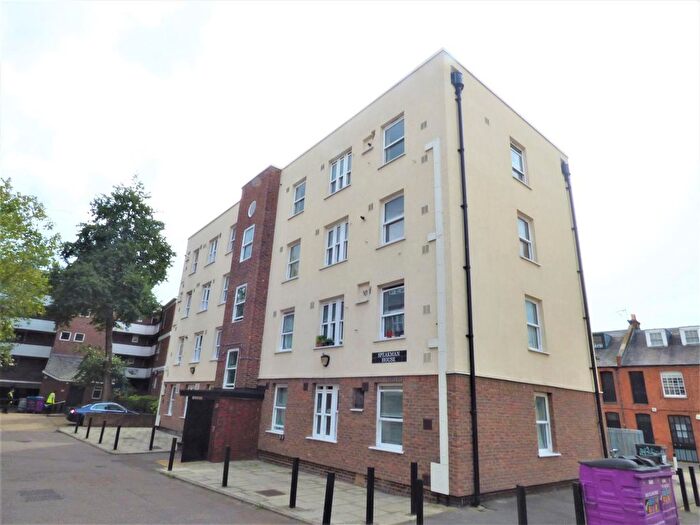 3 Bedroom Flat To Rent In Gibralter Walk, Shoreditch, London, E2