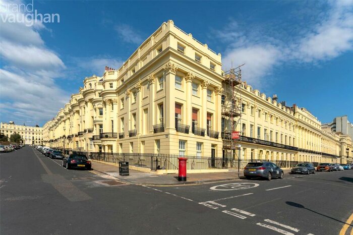 2 Bedroom Flat To Rent In Brunswick Terrace, Hove, East Sussex, BN3