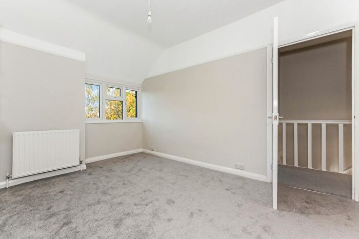 3 Bedroom Flat To Rent In Croydon Road, Beckenham, BR3