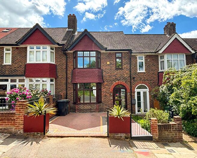3 Bedroom Terraced House For Sale In Pasture Road, London, SE6