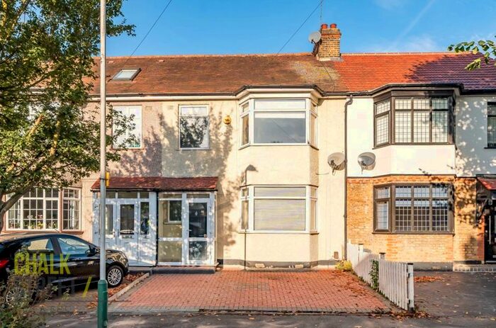 3 Bedroom Terraced House To Rent In Lyndhurst Drive, Hornchurch, RM11