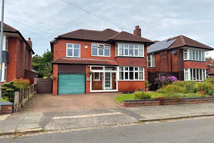 4 Bedroom Detached House For Sale In Emsworth Drive, Sale, M33