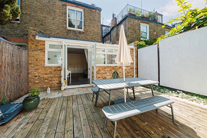 4 Bedroom Flat For Sale In Addison Gardens, London, W14