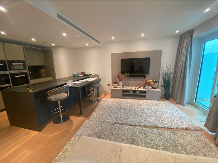 3 Bedroom Flat To Rent In Tierney Lane, London, W6