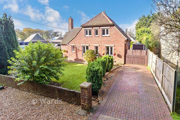 3 Bedroom Detached House For Sale In Dover Road, Guston, Dover, Kent, CT15
