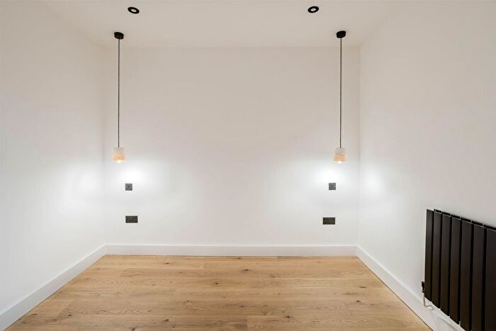 2 Bedroom Flat For Sale In Ellesmere Street, Manchester, M15