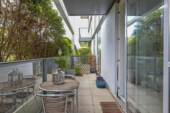 1 Bedroom Flat For Sale In Fyfe House, New River Village, Hornsey, N8