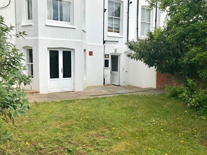 1 Bedroom Flat To Rent In Epsom Road, Guildford, GU1