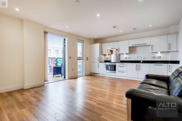 1 Bedroom Flat To Rent In Aylesbury House, Hatton Road, Wembley, Middlesex, HA0