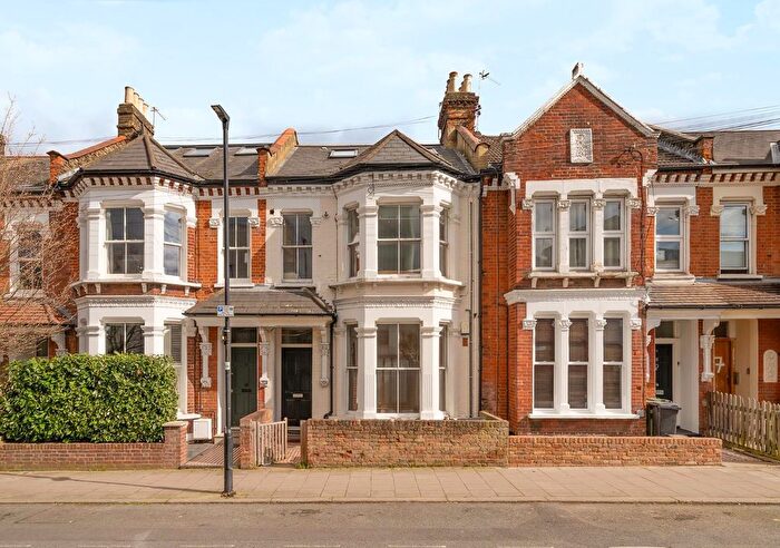 2 Bedroom Flat For Sale In Lyham Road, SW2