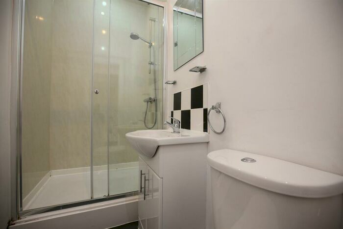 3 Bedroom Flat To Rent In (£pppw) Biddlestone Road, Heaton, Newcastle Upon Tyne, NE6