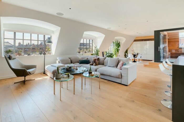 2 Bedroom Flat To Rent In Winchester Walk, London, SE1