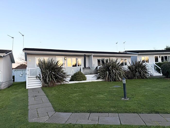 2 Bedroom Chalet To Rent In Marsh Road, Lowestoft, NR33