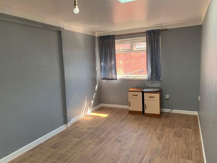 1 Bedroom Flat To Rent In High Street, Rowley Regis, B65