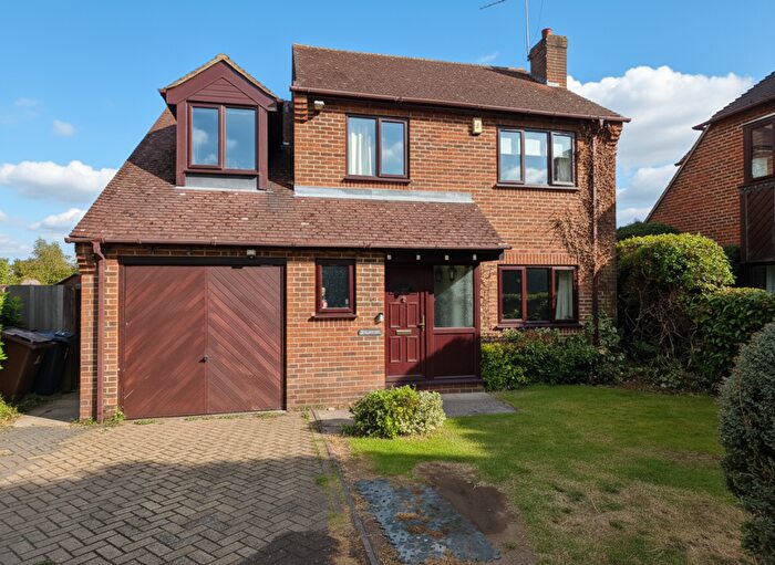 4 Bedroom Detached House For Sale In The Hawthorns, Charvil, Reading, RG10
