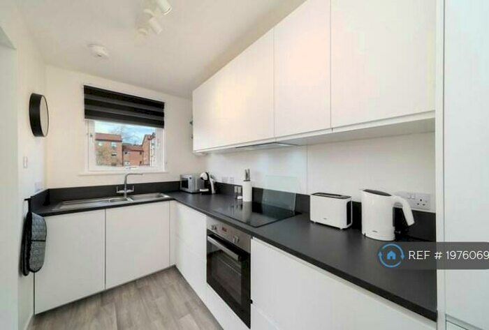 2 Bedroom Flat To Rent In Headland Court, Aberdeen, AB10