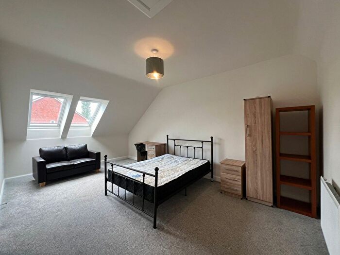 4 Bedroom Semi-Detached House To Rent In Goldcrest Walk, Coventry, CV4