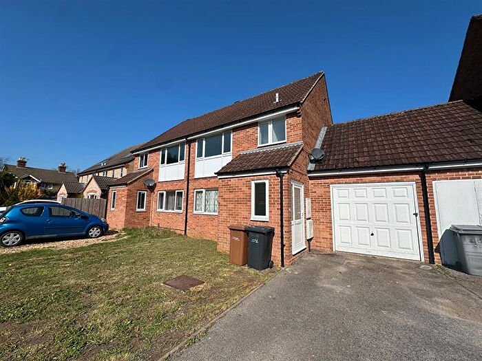 2 Bedroom Maisonette To Rent In Lynwood Drive, Andover, SP10